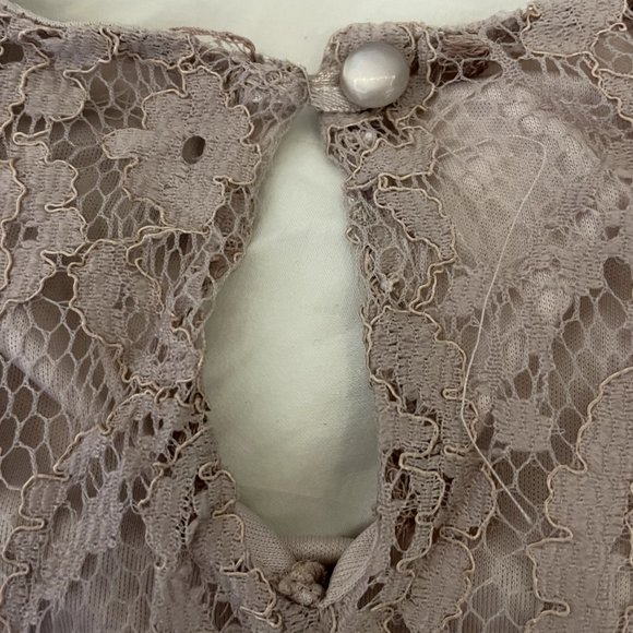 Lace Peplum Tank - Picture 6 of 6